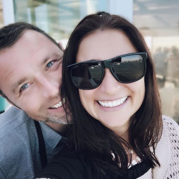 Meet your Posher, Lora - Picture 1 of 1